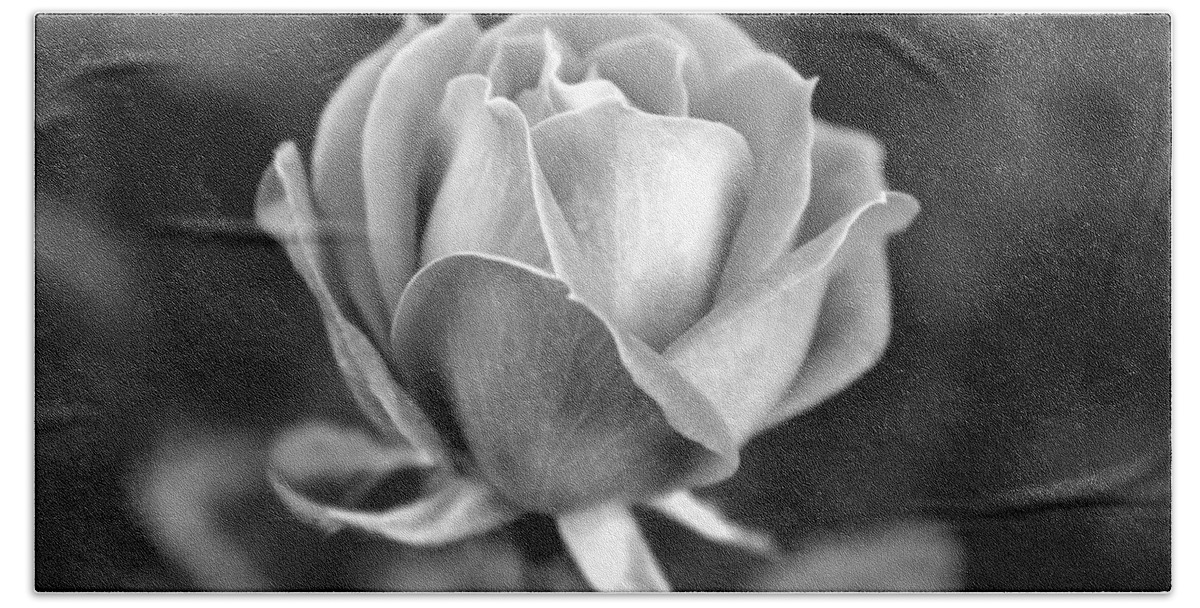 Rose Bath Towel featuring the photograph Rose - bw by Beth Vincent