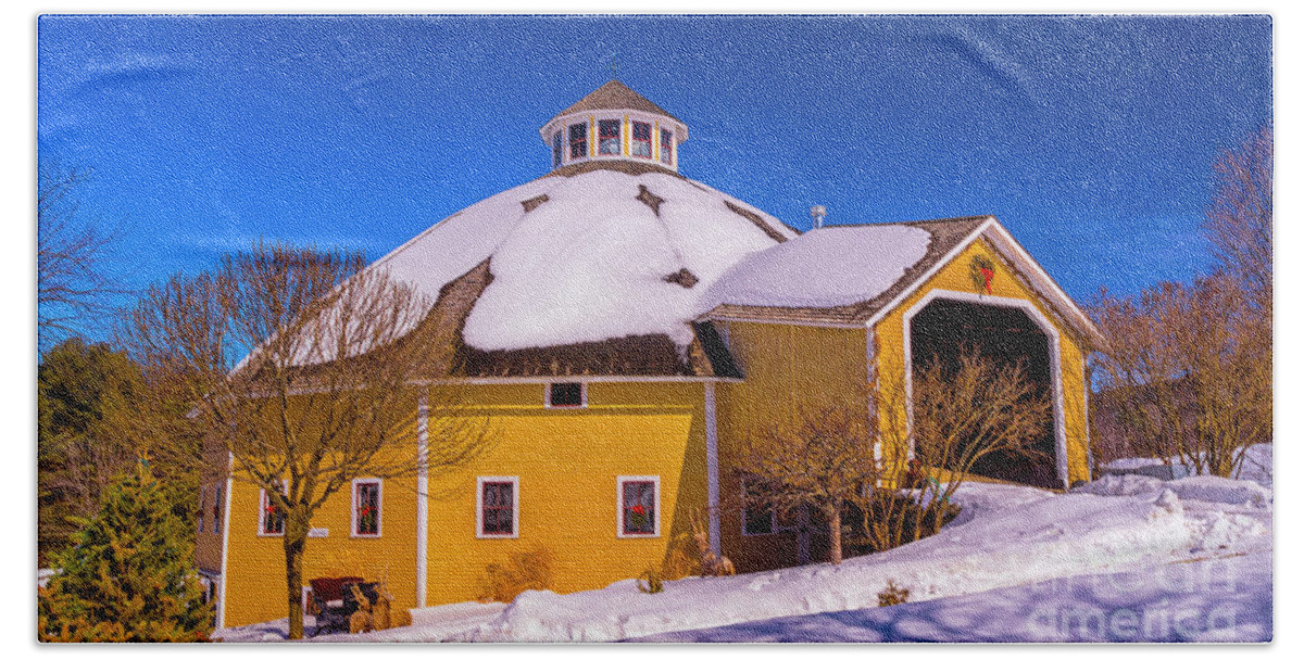 Waitsfield Vermont Bath Towel featuring the photograph Round Barn by Scenic Vermont Photography