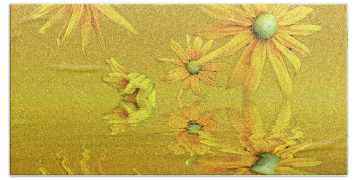 Rudbekia Bath Towel featuring the photograph Rudbekia Yellow flowers by David French