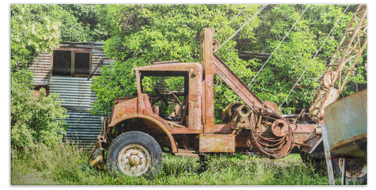 Rusty Bath Towel featuring the photograph Rusty Crane Truck by Stuart Row