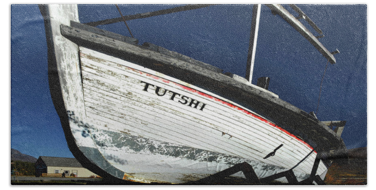 June Bath Towel featuring the photograph S. S. Tutshi by John Poon