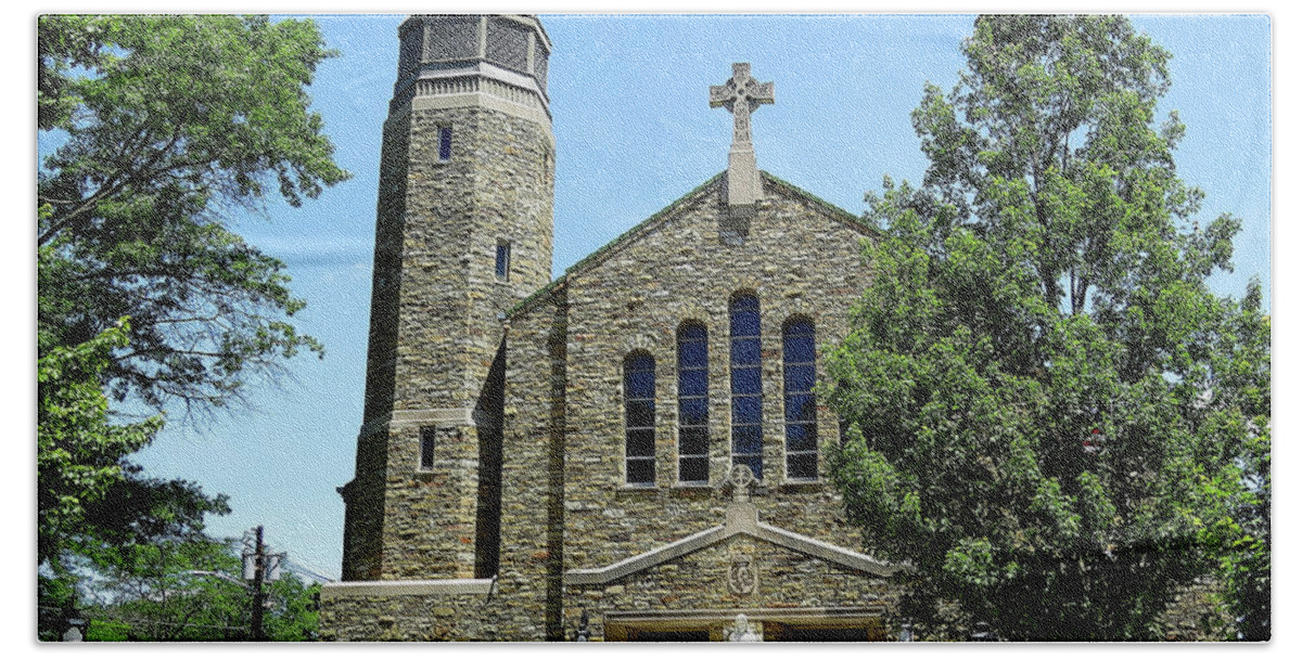Catholic Church Bath Towel featuring the photograph Sacred Heart Catholic Church in Riverton New Jersey by Linda Stern