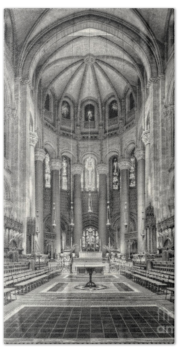 Altar Bath Towel featuring the photograph Saint John the Divine Interior bw by Jerry Fornarotto