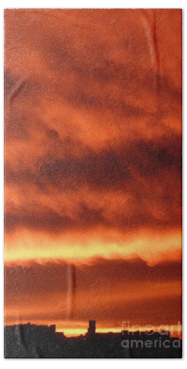 Color Vibrant Amazing Hand Towel featuring the photograph San Francisco Sunset 1-2 by J Doyne Miller