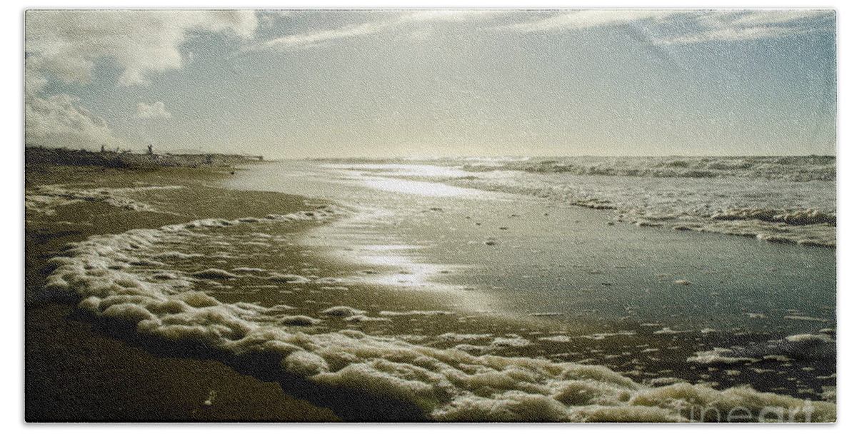 Scenic Bath Towel featuring the photograph Sea Foam by Nick Boren