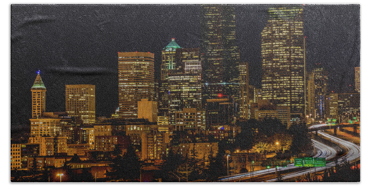Seattle Hand Towel featuring the photograph Seattle Night Skyline by Mark Joseph