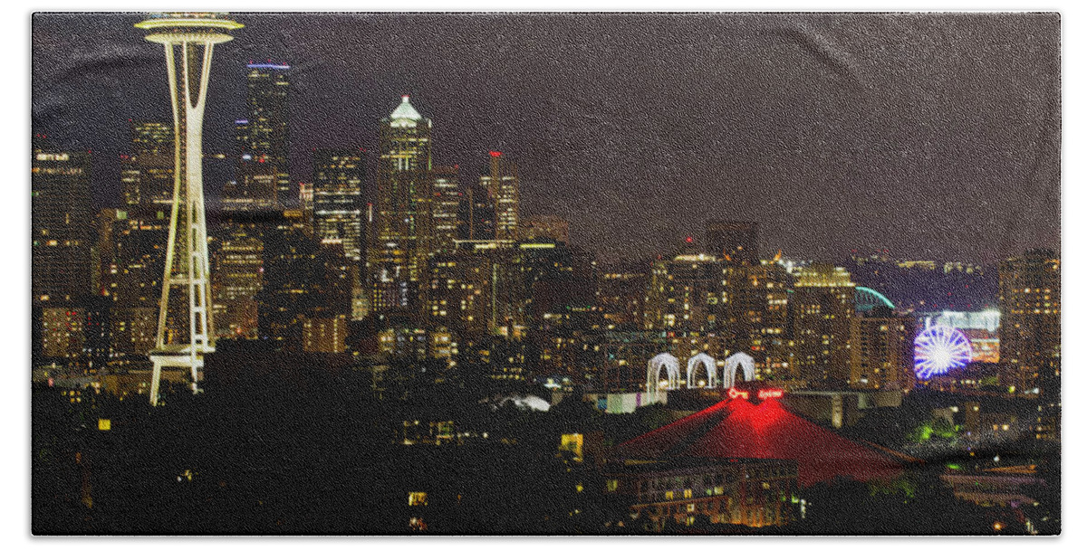 Seattle Hand Towel featuring the photograph Seattle Nightscape 2 by Paul Riedinger