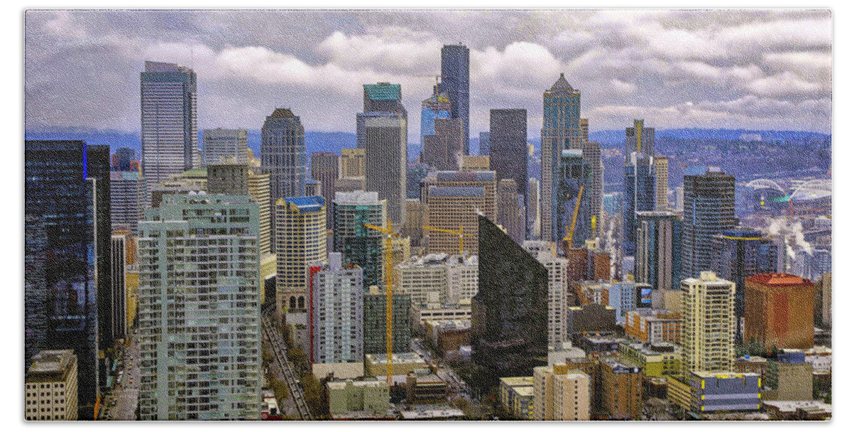 Seattle Hand Towel featuring the photograph Seattle Skyline by Lorraine Baum