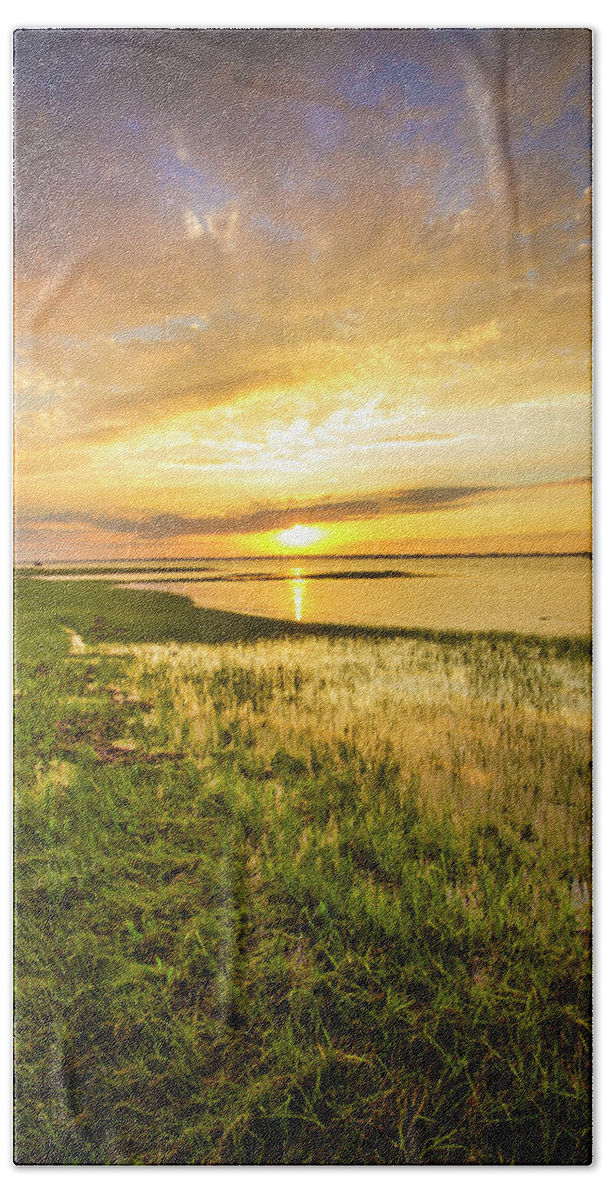 Shinnecock Bath Towel featuring the photograph Shinnecock Bay Wetland Sunset by Robert Seifert