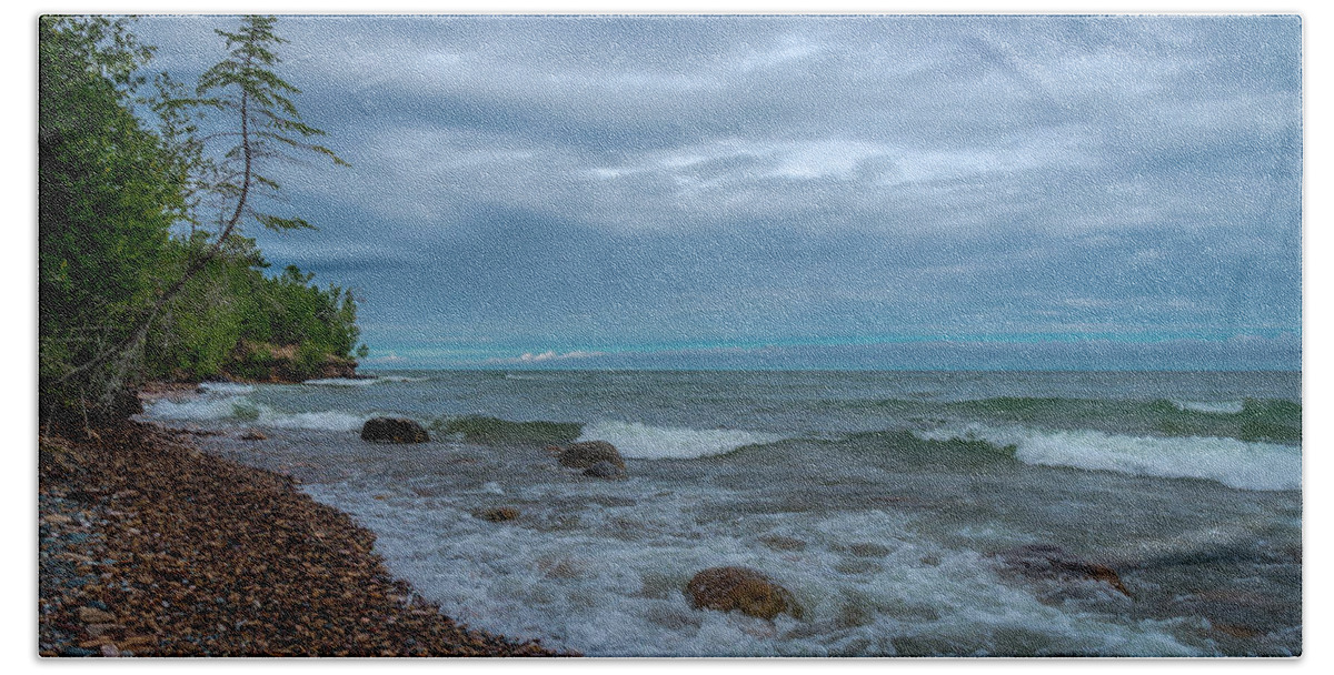 Au Sable Point Bath Towel featuring the photograph Shoreline Clouds by Gary McCormick