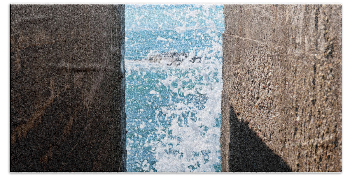 Sicilian Sound Of Sea Bath Towel featuring the photograph SICILIAN SOUND of SEA by Silva Wischeropp