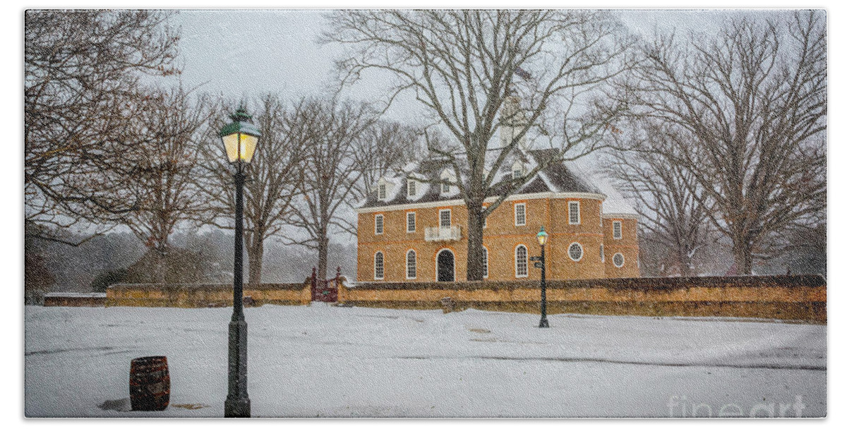 Side View Of Colonial Capitol In Winter Bath Towel featuring the photograph Side View of Colonial Capitol in Winter by Karen Jorstad