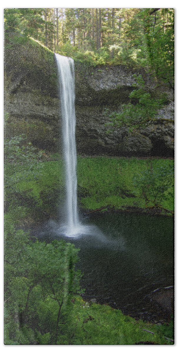 Falls Hand Towel featuring the photograph Silver Falls Silver Mist by Paul Rebmann