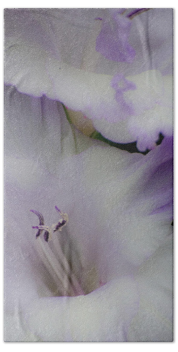 Flowers Hand Towel featuring the photograph Simplicity by Stewart Helberg