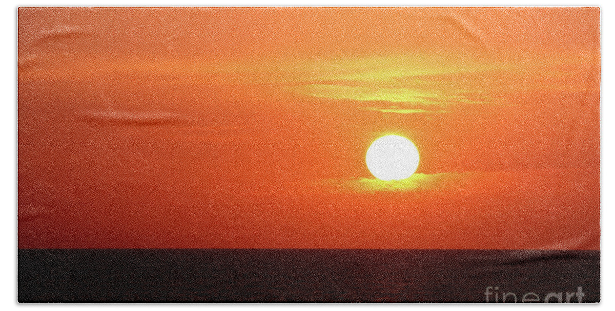 Sunset Bath Towel featuring the photograph Sitting on a Cloud by Mariarosa Rockefeller