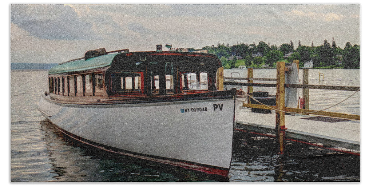 New York Hand Towel featuring the photograph SkaneatelesMailboat by David Thompsen