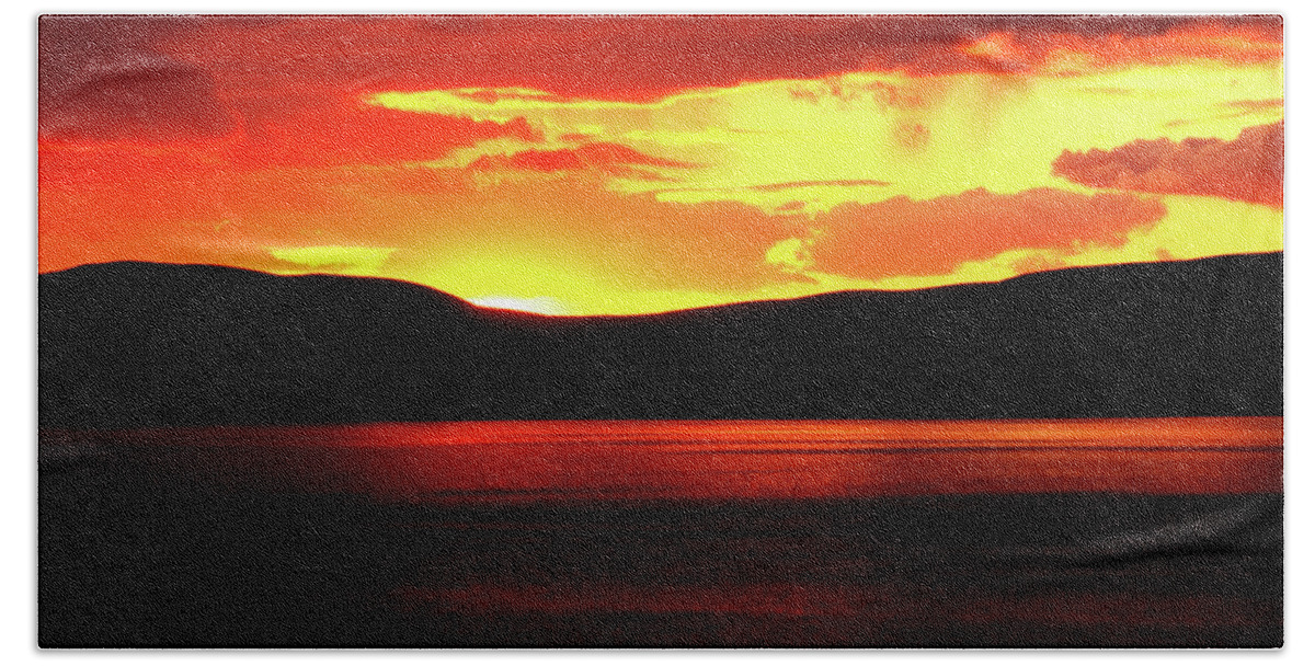 Sunsets Hand Towel featuring the photograph Sky Of Fire by Aidan Moran