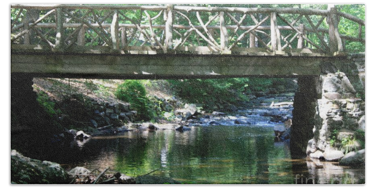 Sleepy Hollow Bridge And Stream Bath Towel featuring the photograph Sleepy Hollow Bridge And Stream by John Telfer