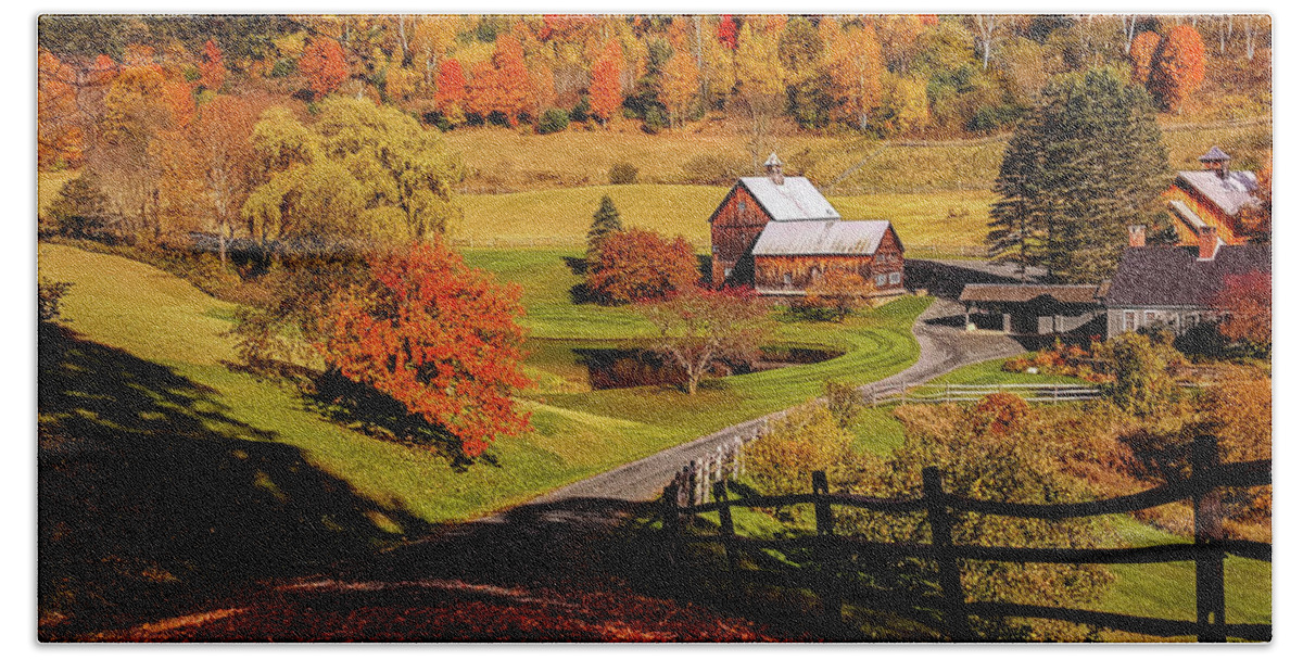 Autumn Foliage New England Bath Towel featuring the photograph Sleepy Hollow - Pomfret Vermont-2 by Jeff Folger