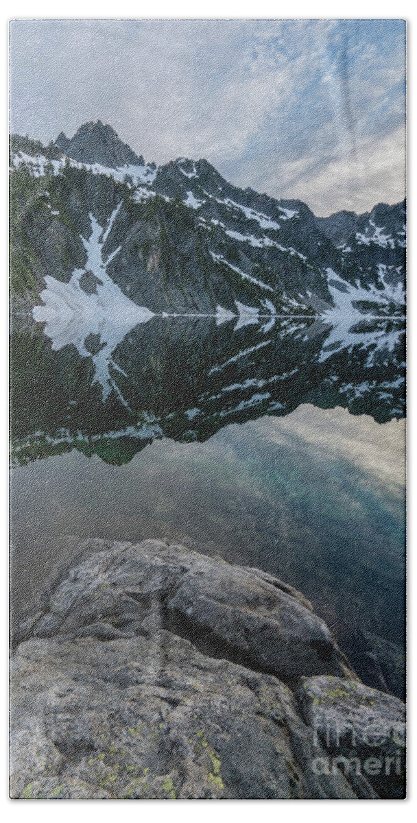 Snow Lake Hand Towel featuring the photograph Snow Lake Chair Peak Dusk Reflection by Mike Reid