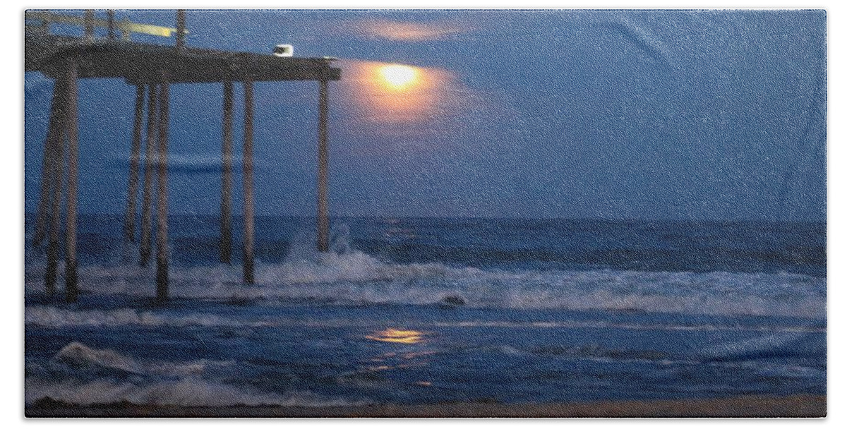 Planet Bath Towel featuring the photograph Snow Moon at the OC Fishing Pier by Robert Banach