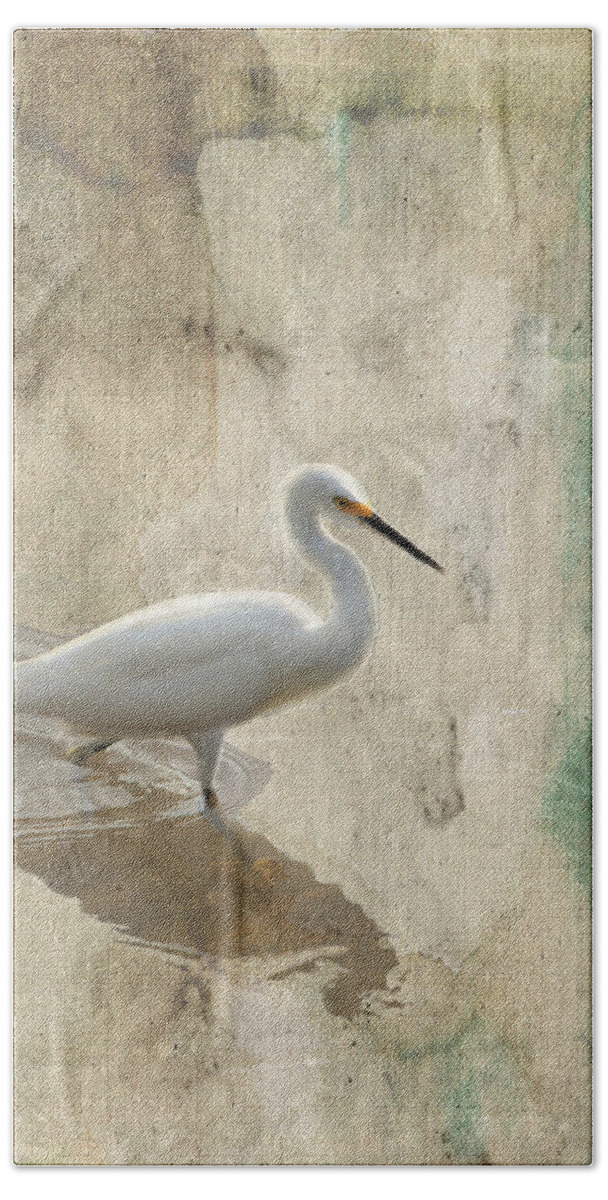 Bird Hand Towel featuring the mixed media Snowy Egret in Grunge by Rosalie Scanlon