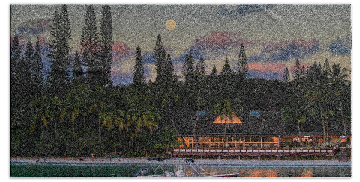 Beach Hand Towel featuring the photograph South Pacific Moonrise by Steve Darden