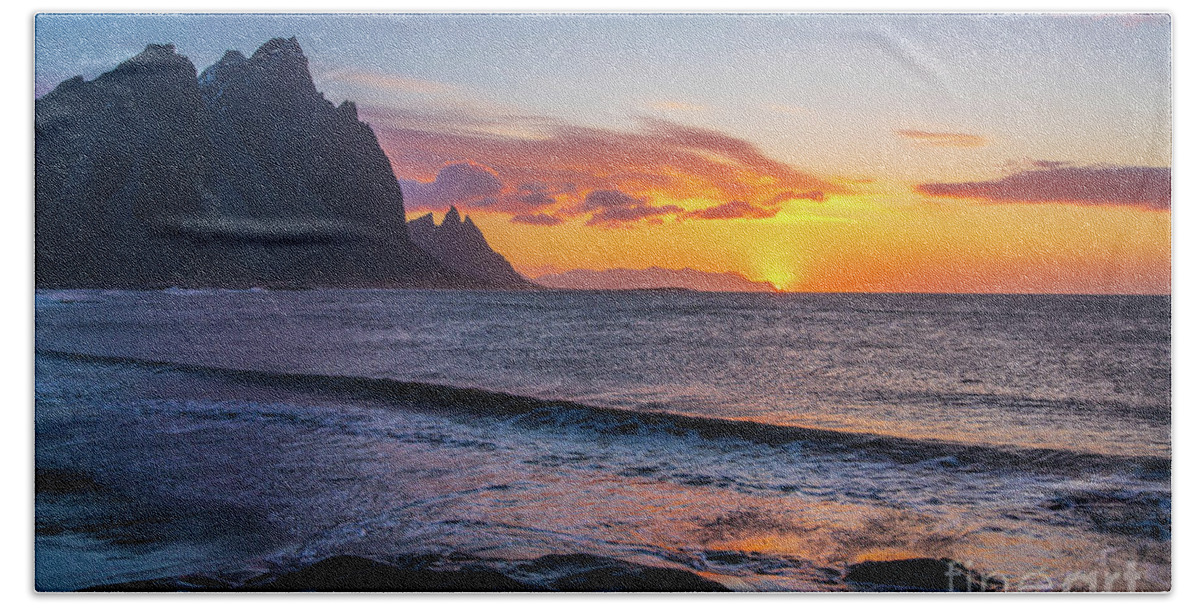 Iceland Bath Towel featuring the photograph Southeast Iceland Morning Sunrise Serenity by Mike Reid