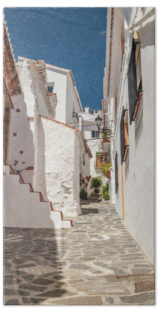 Andalucia Bath Towel featuring the photograph Spanish Street 1 by Geoff Smith