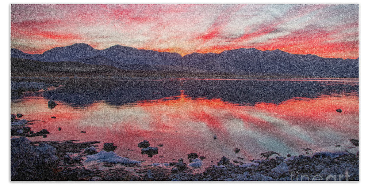Eastern Sierra Bath Towel featuring the photograph Spectacular Sunset At The South Tufa by Mimi Ditchie