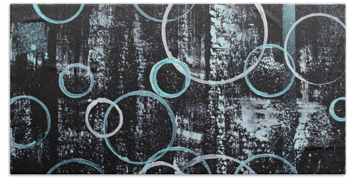 Abstract Bath Towel featuring the painting Spheres by Tamara Nelson
