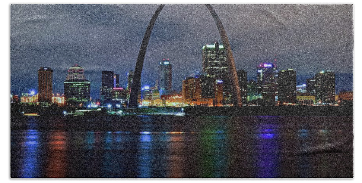St Bath Towel featuring the photograph St Louie Nightscape by Frozen in Time Fine Art Photography
