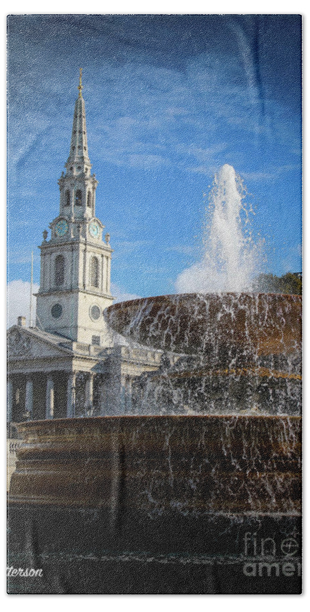 St-martin-in-the-fields Bath Towel featuring the photograph St Martin in the Fields London by Veronica Batterson