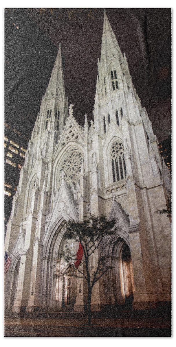 Nyc Hand Towel featuring the photograph St Patrick Cathedral New york by John McGraw
