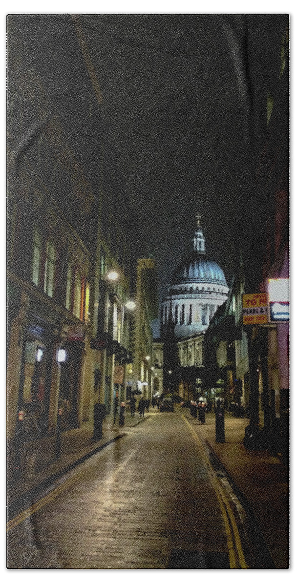 Cathedral Hand Towel featuring the photograph St. Pauls by Night by Geoff Smith