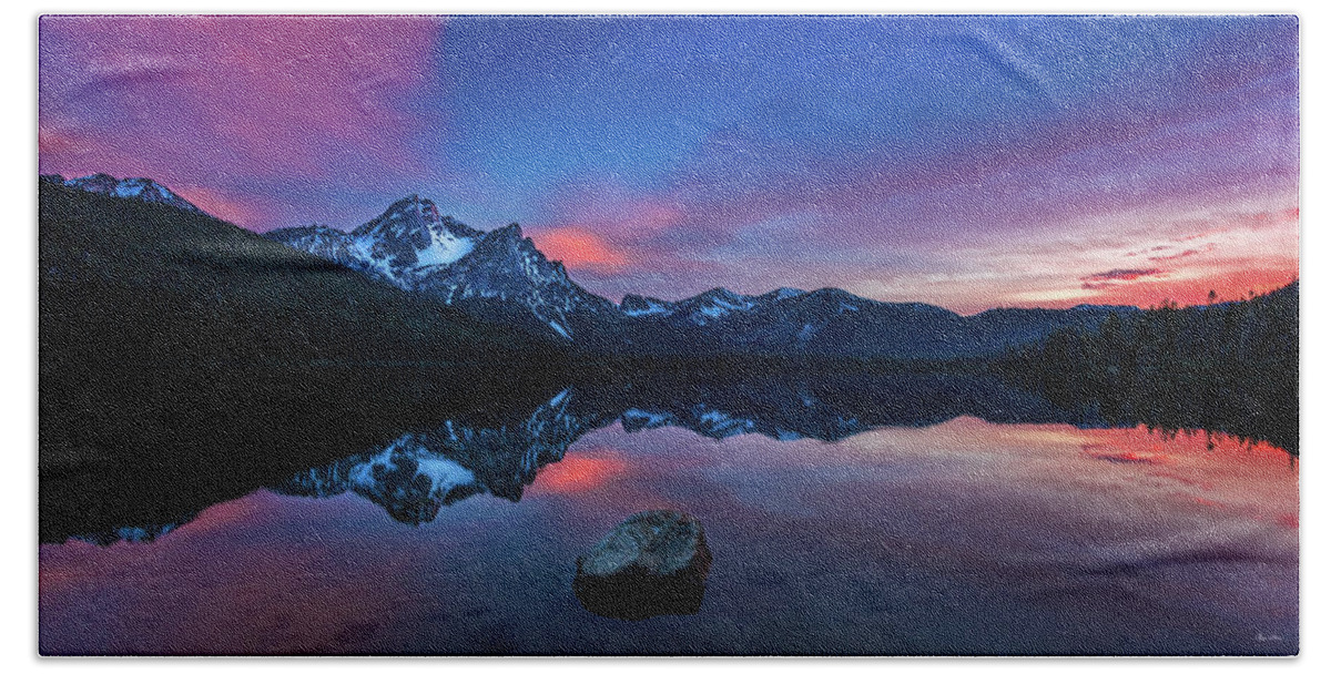 Stanley Bath Towel featuring the photograph Stanley Lake Tranquility by Chris Steele