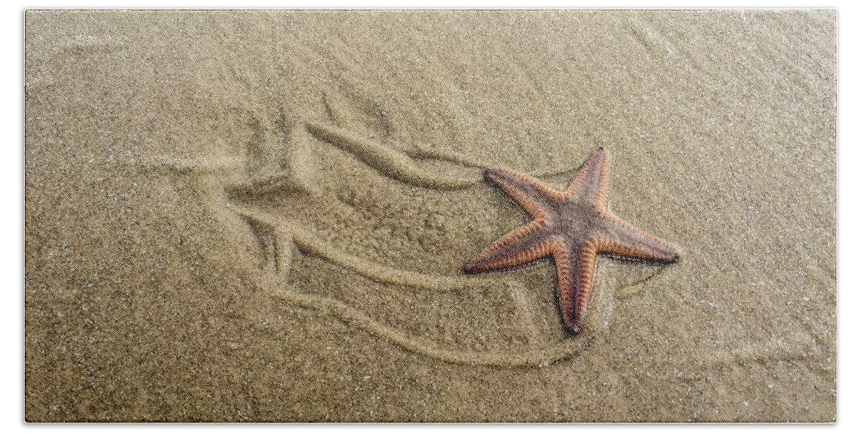 Starfish Bath Towel featuring the photograph Starfish on the Beach by Debra Martz