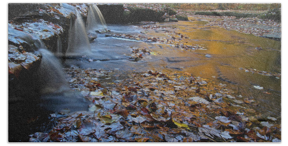 Stepstone Falls Bath Towel featuring the photograph Stepstone Falls in Rhode Island by Juergen Roth
