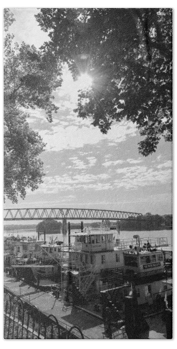 Sternwheeler Bath Towel featuring the photograph Sternwheelers - Marietta, Ohio - 2015 by Holden The Moment