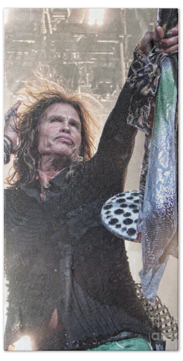 Steven Tyler Hand Towel featuring the photograph Steven Gives by Traci Cottingham
