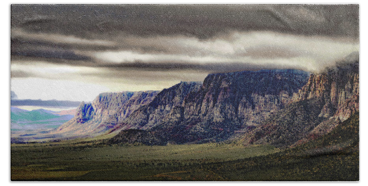Storm Bath Towel featuring the photograph Stormy Morning in Red Rock Canyon by Alan Socolik