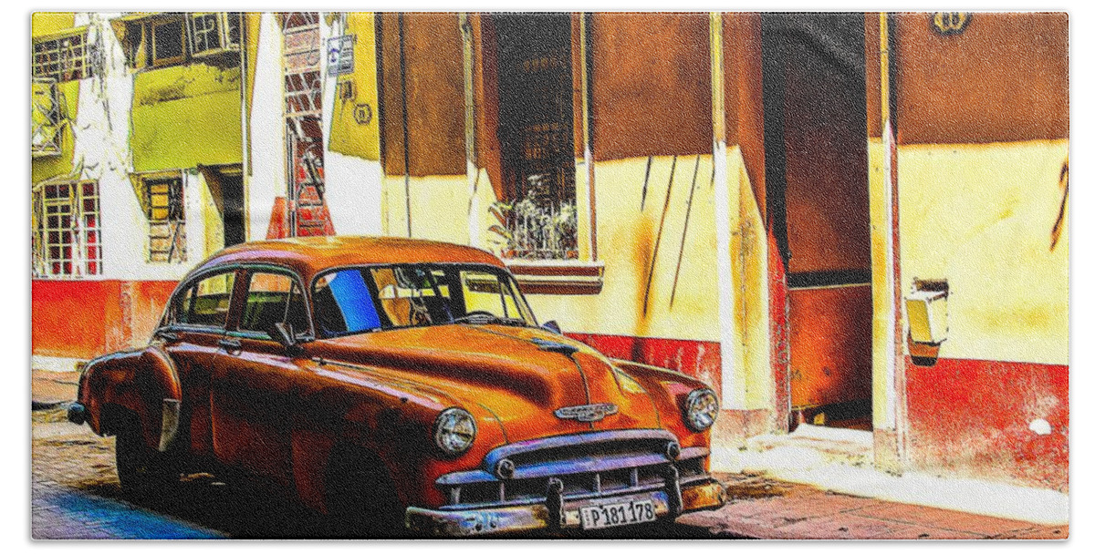  Bath Towel featuring the photograph Streets of Havana by Michael Nowotny