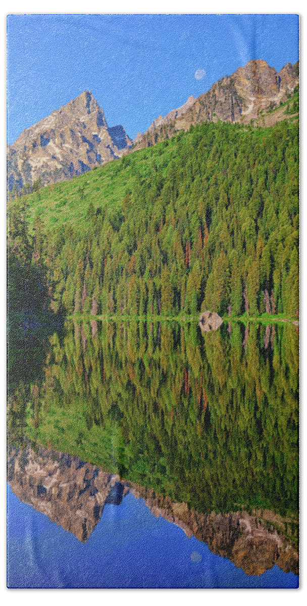 String Lake Bath Towel featuring the photograph String Lake Morning Mirror by Greg Norrell