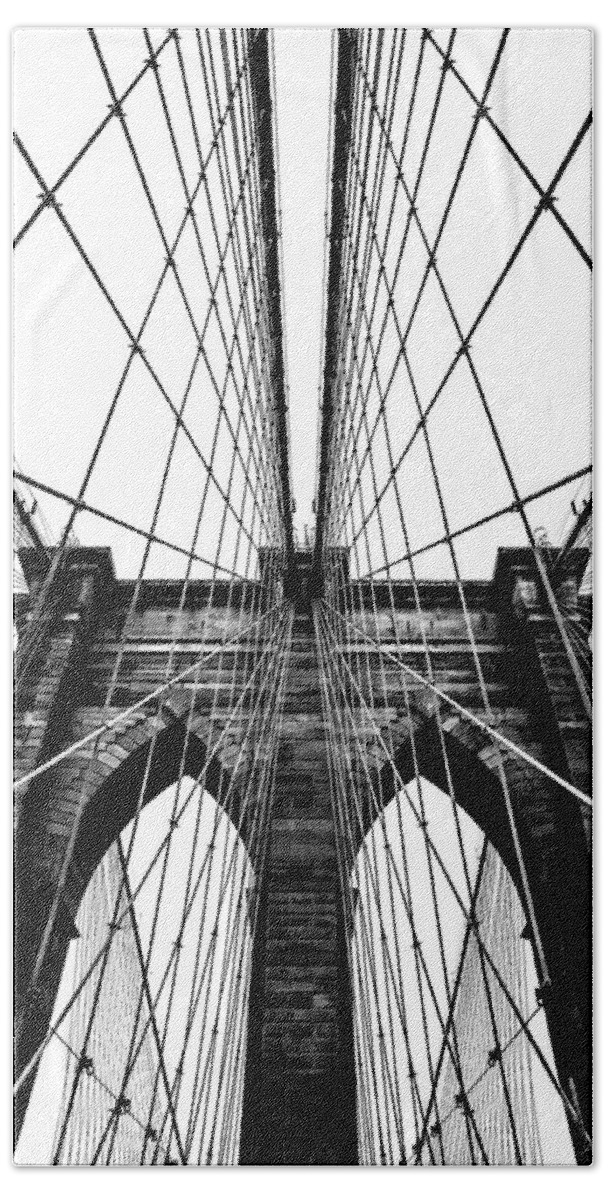 Brooklyn Bridge Bath Towel featuring the photograph Strong Perspective by Az Jackson