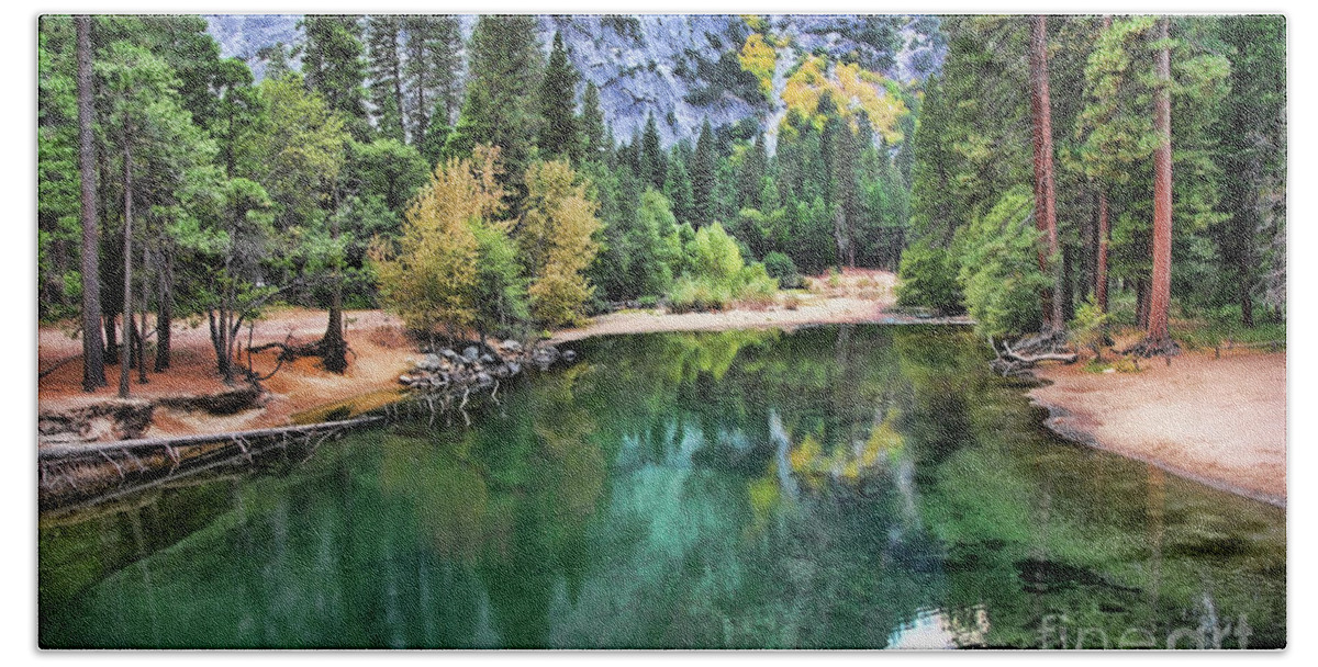 Yosemite Bath Towel featuring the photograph Stunning lake - Yosemite by Chuck Kuhn