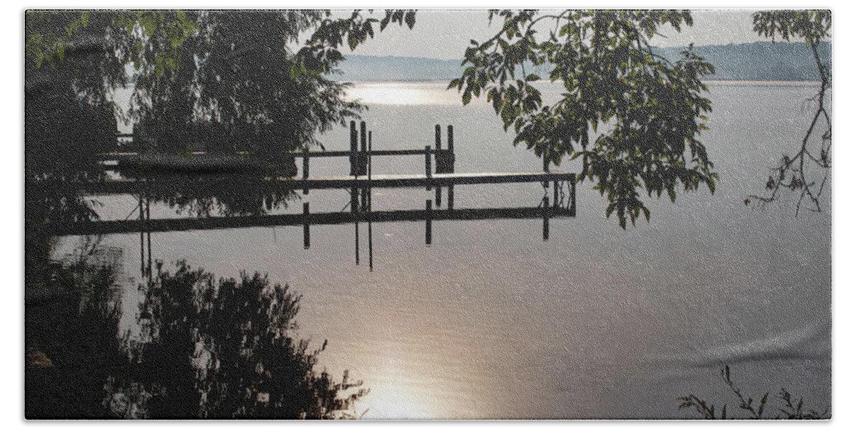 Lake Como Bath Towel featuring the photograph Summer Sunrise by Kathleen Scanlan