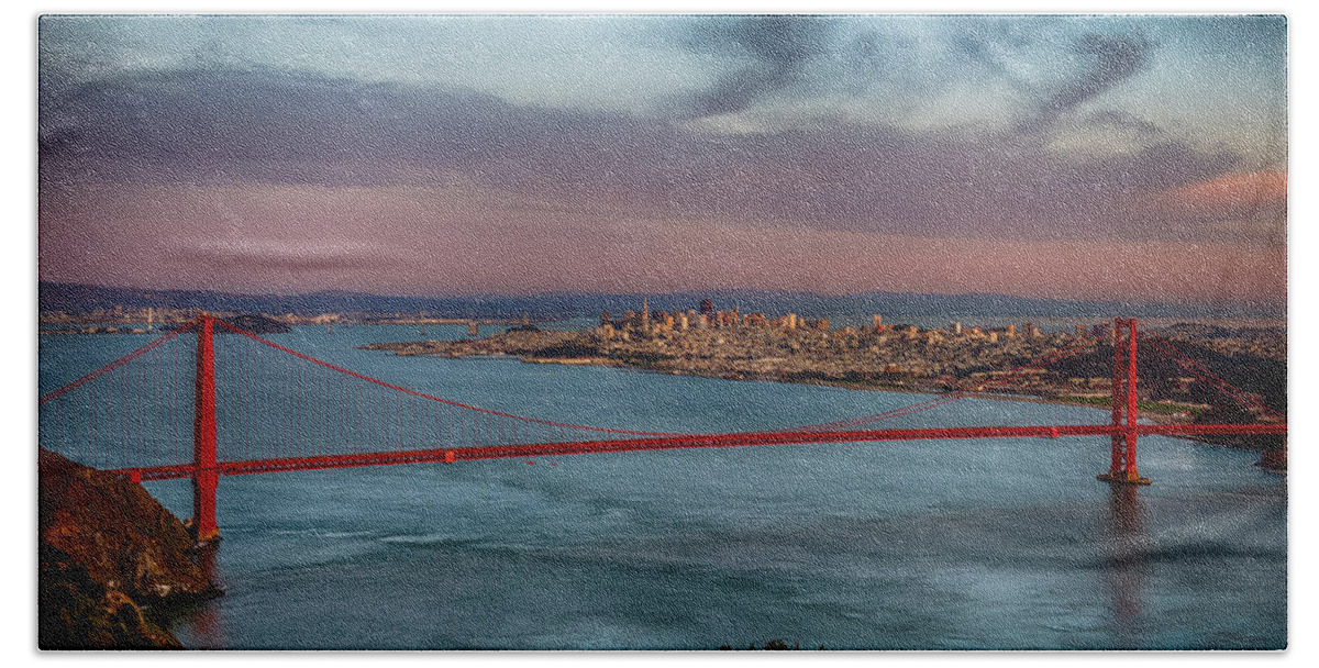 Golden Gate Bridge Bath Towel featuring the photograph Sun Set on San Francisco by Paul Freidlund