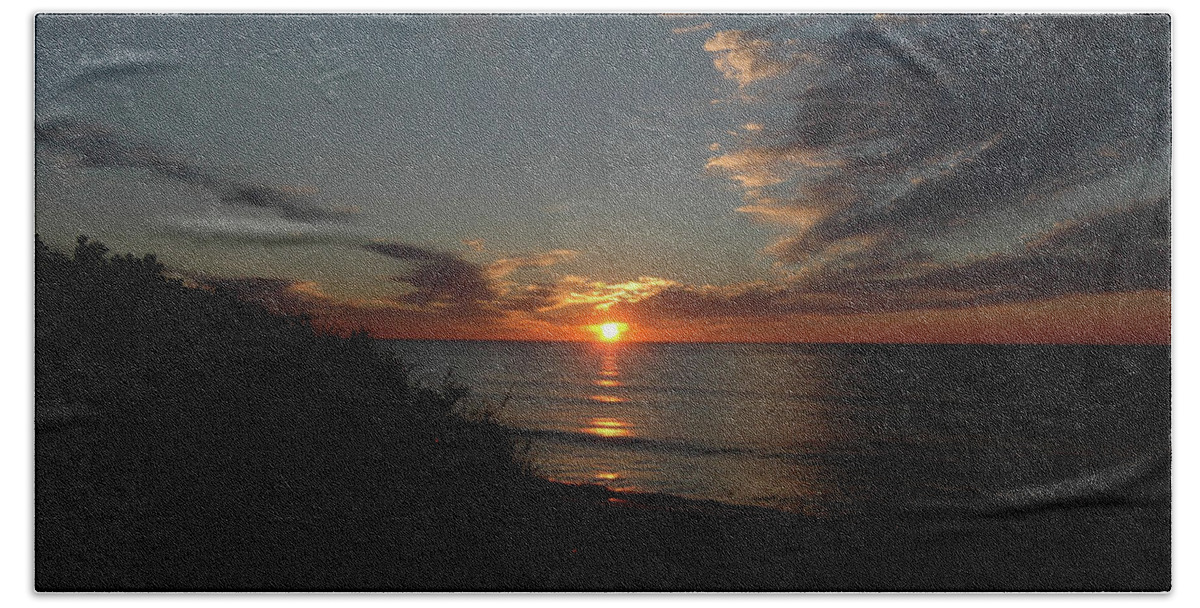 Sunrise Bath Towel featuring the photograph Sunrise #2 by Lael Rutherford