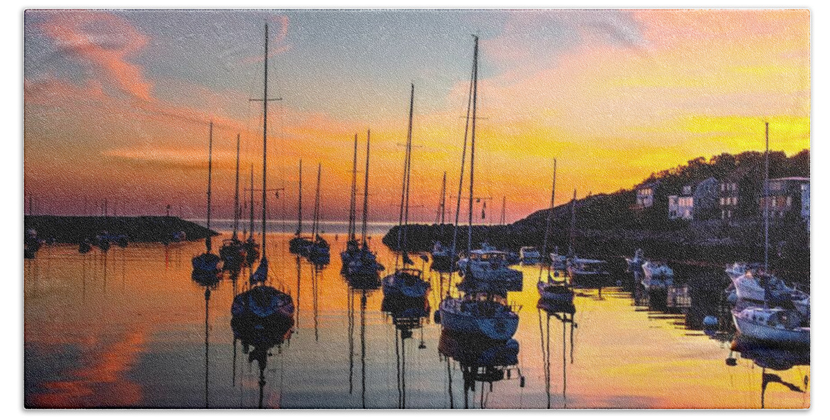 Sunset Bath Towel featuring the photograph Sunrise at Rockport by Steve Brown