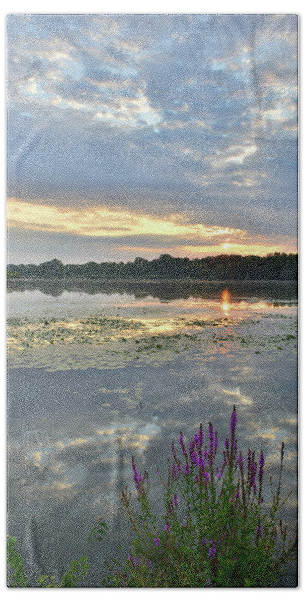 Sunset Bath Towel featuring the photograph Sunrise on Fox River by Ray Mathis